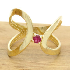 Anel com Rubi, em Ouro Amarelo 18 Kilates